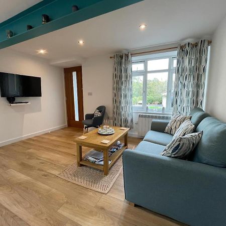 Lovely Ground Floor Apartment In Quiet Village Exeter Ngoại thất bức ảnh