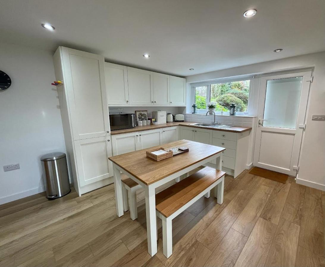Lovely Ground Floor Apartment In Quiet Village Exeter Ngoại thất bức ảnh