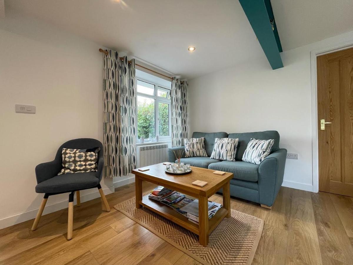 Lovely Ground Floor Apartment In Quiet Village Exeter Ngoại thất bức ảnh
